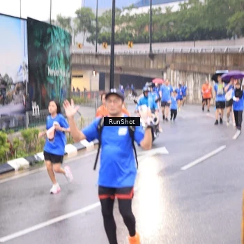 Runner Photo 7936581