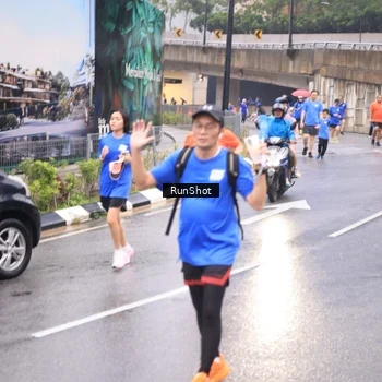 Runner Photo 7936583