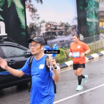 Runner Photo 7936592