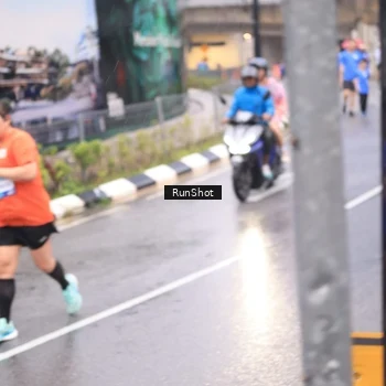 Runner Photo 7936596