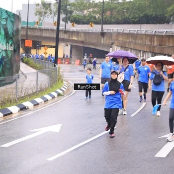 Runner Photo 7936615