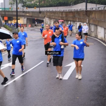 Runner Photo 7936659