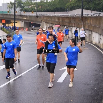 Runner Photo 7936660