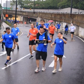 Runner Photo 7936665