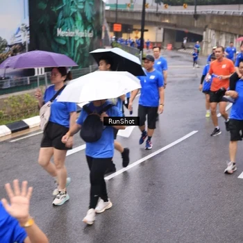 Runner Photo 7936667