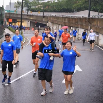 Runner Photo 7936668
