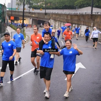 Runner Photo 7936669