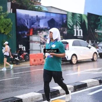 Runner Photo 7936673