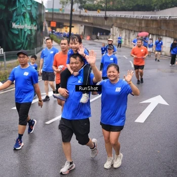 Runner Photo 7936676