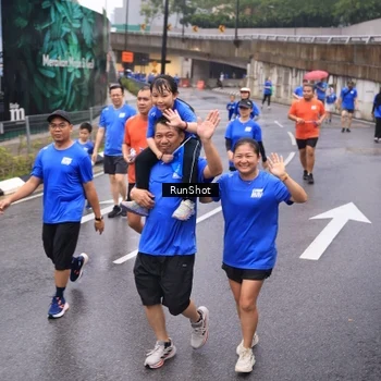 Runner Photo 7936678
