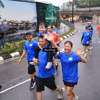Runner Photo 7936691