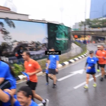 Runner Photo 7936694
