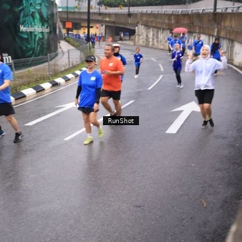 Runner Photo 7936700