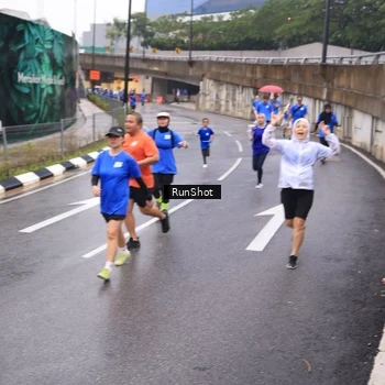 Runner Photo 7936701