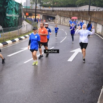 Runner Photo 7936702
