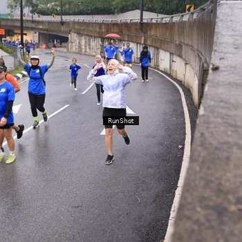 Runner Photo 7936707