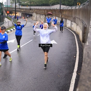Runner Photo 7936709