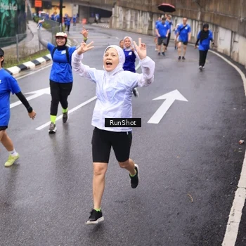 Runner Photo 7936715