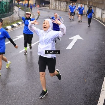 Runner Photo 7936716