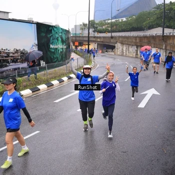 Runner Photo 7936726