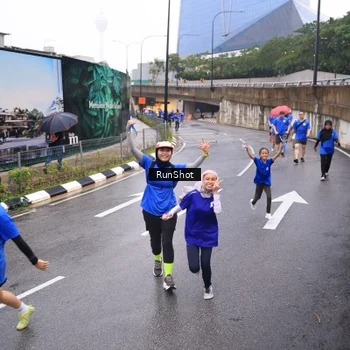 Runner Photo 7936729