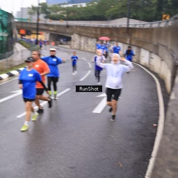 Runner Photo 7936730