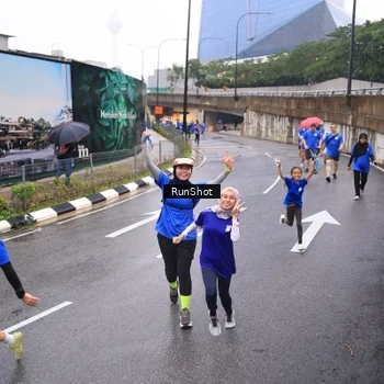 Runner Photo 7936731