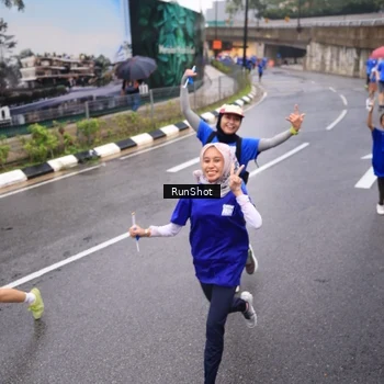 Runner Photo 7936735