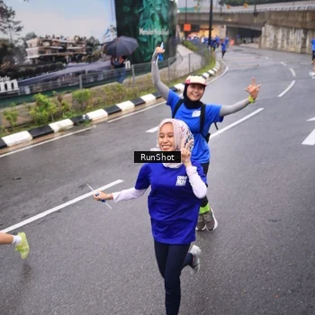 Runner Photo 7936736