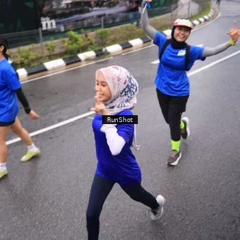 Runner Photo 7936739