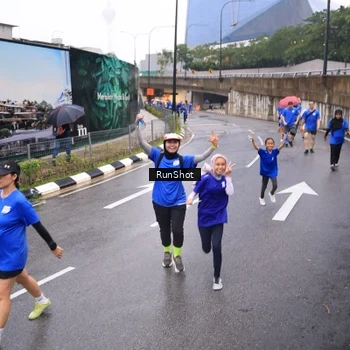 Runner Photo 7936746