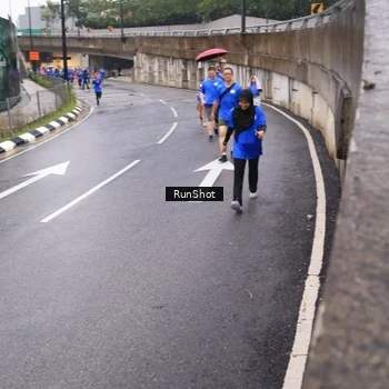 Runner Photo 7936766