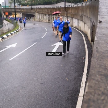 Runner Photo 7936767