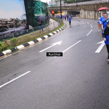 Runner Photo 7936771