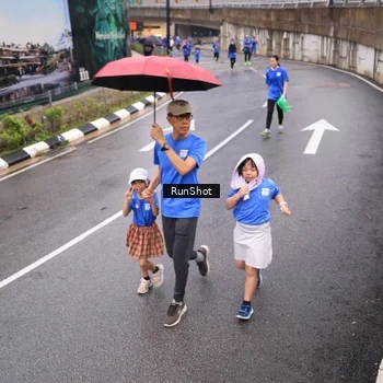 Runner Photo 7936815