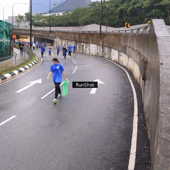 Runner Photo 7936832