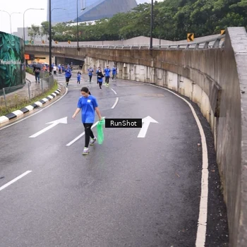 Runner Photo 7936833