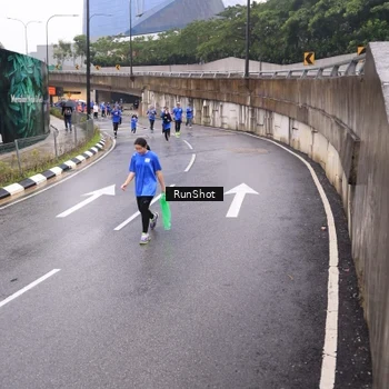 Runner Photo 7936834