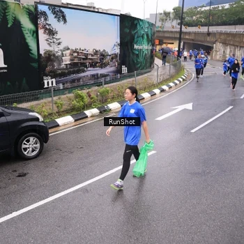 Runner Photo 7936841