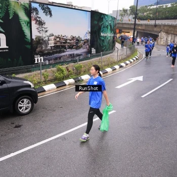Runner Photo 7936846