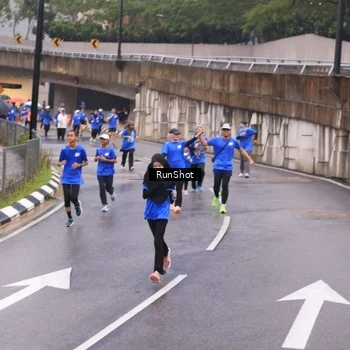 Runner Photo 7936850