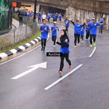 Runner Photo 7936855