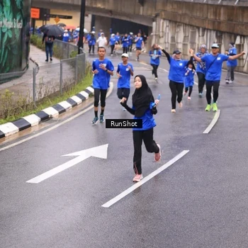 Runner Photo 7936856