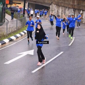 Runner Photo 7936857