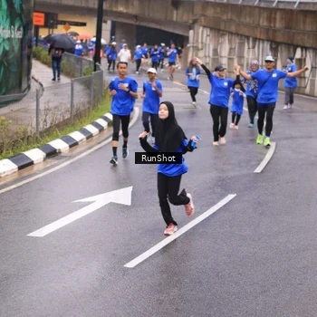 Runner Photo 7936858