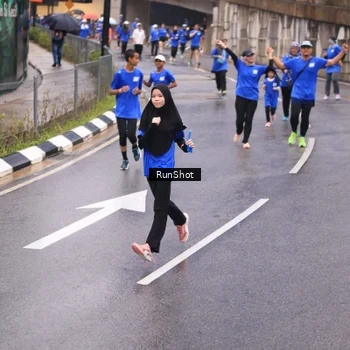 Runner Photo 7936859