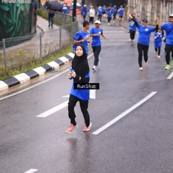 Runner Photo 7936861