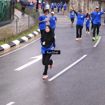 Runner Photo 7936863