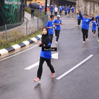 Runner Photo 7936864