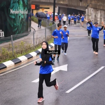 Runner Photo 7936866